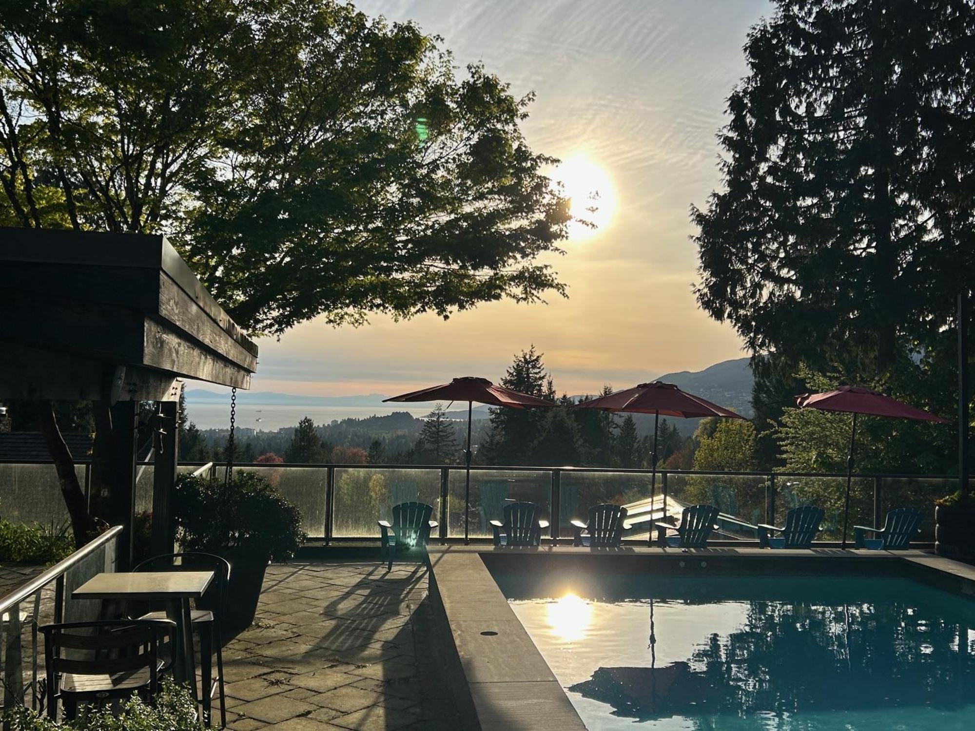 Cypress: Private Bedroom/Bathroom/Office, With Shared Pool, Hot Tub North Vancouver Dış mekan fotoğraf