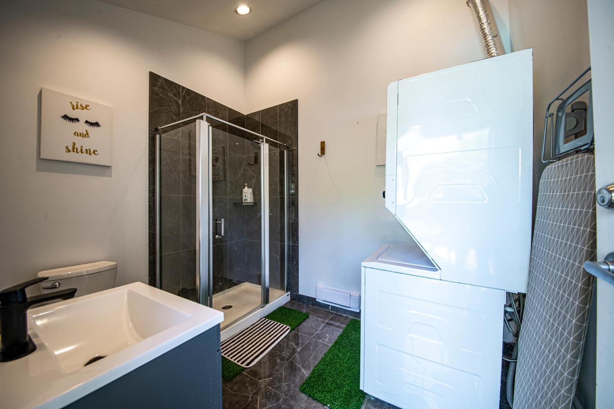 Cypress: Private Bedroom/Bathroom/Office, With Shared Pool, Hot Tub North Vancouver Dış mekan fotoğraf
