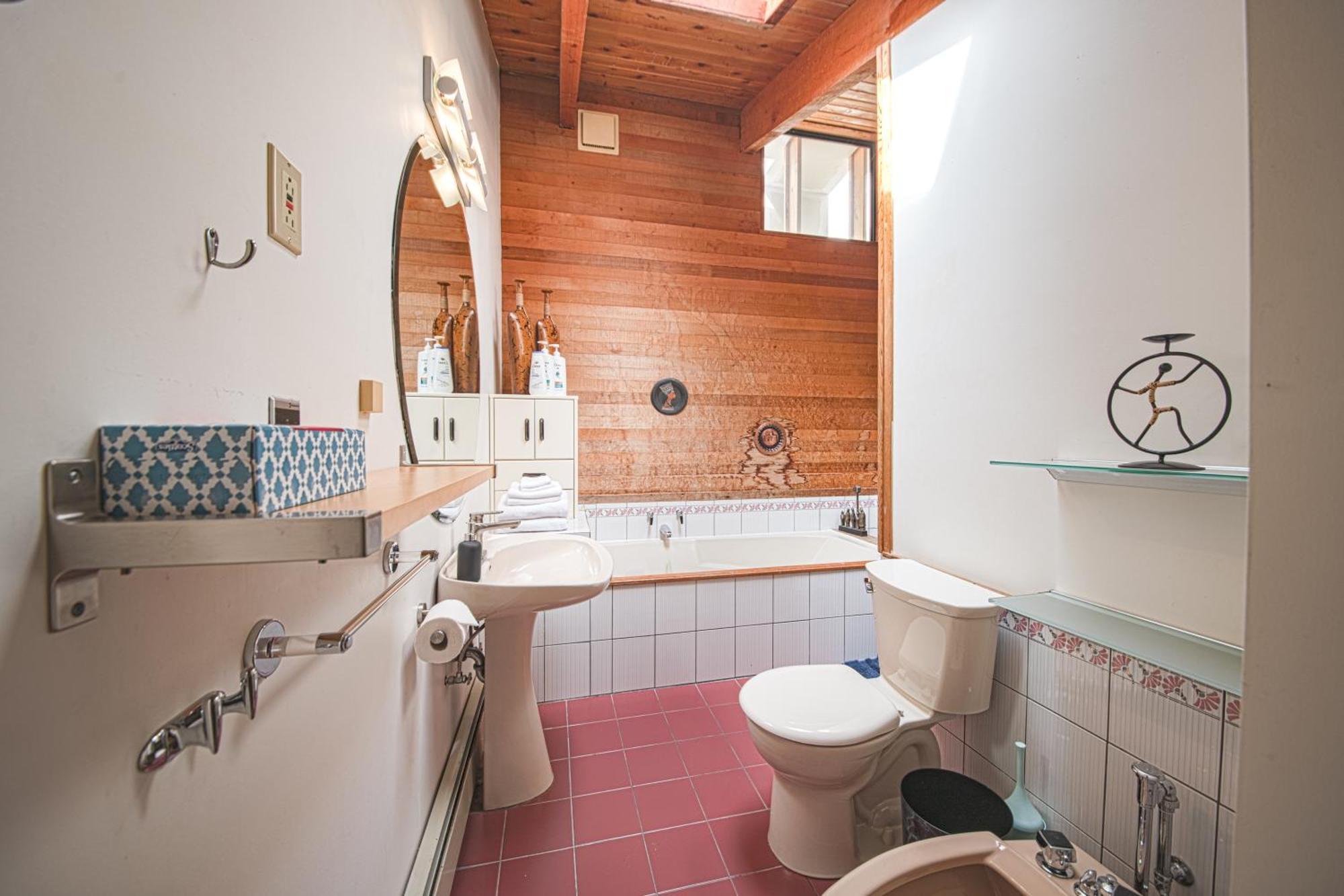 Cypress: Private Bedroom/Bathroom/Office, With Shared Pool, Hot Tub North Vancouver Dış mekan fotoğraf