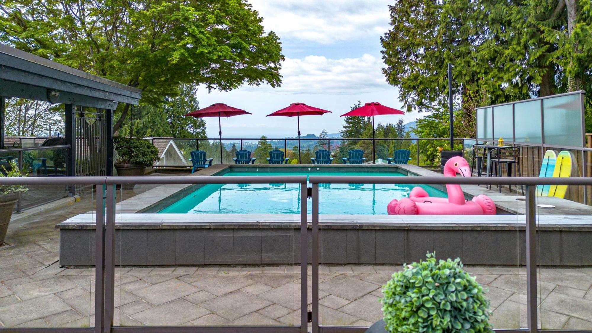 Cypress: Private Bedroom/Bathroom/Office, With Shared Pool, Hot Tub North Vancouver Dış mekan fotoğraf